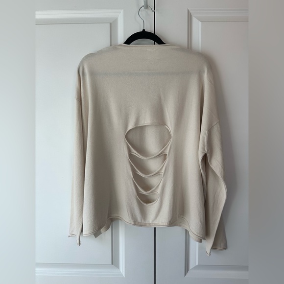 Planet by Lauren G Women’s Sweater w/ Holes Vanilla NWT (One Size) - Picture 2 of 7